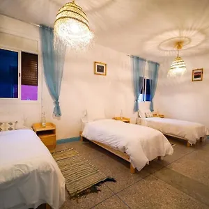  Hostel Anza Sets House